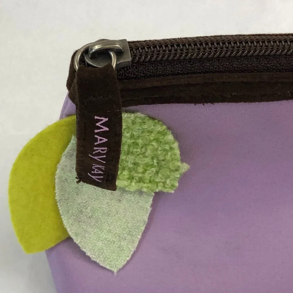 Mary Kay Gift Set Bag Brush And Magnets